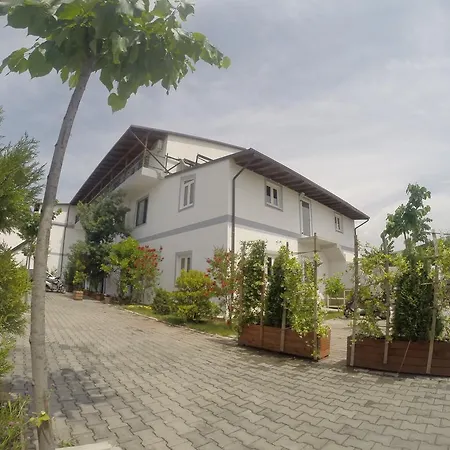 Hotel Bicaj 3*
