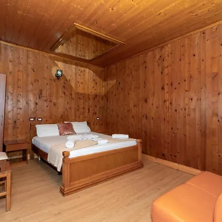 比卡耶酒店 Shkodër