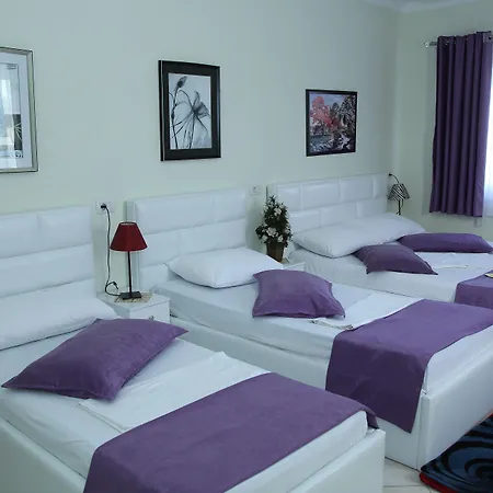 Hotel Bicaj 3*