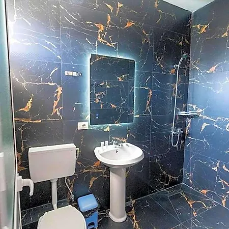 Bicaj Hotell 3*