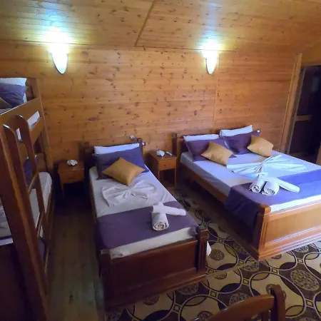 Hotel Bicaj 3*